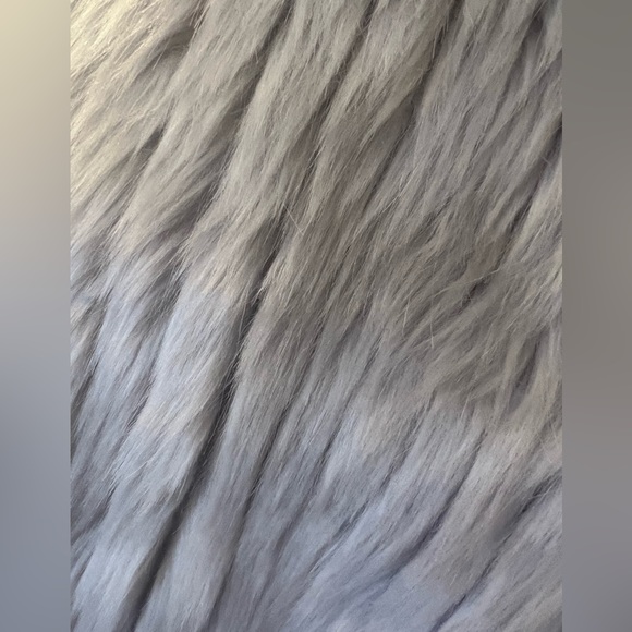 New Express gray silver fox faux fur heavy coat size s - Picture 3 of 8